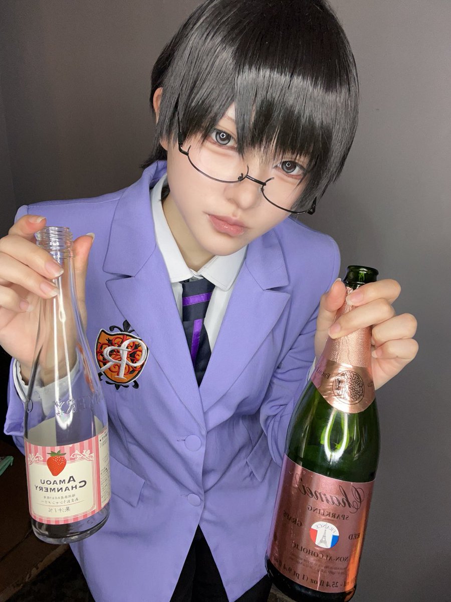 3vulax's tweet photo. 僕のお嬢様、乾杯にポポン！に、チェキ、セットたくさんありがとうございました( ; ; )本当にお嬢様に支えられています😌🩷出会ってから時間経つの早すぎてビックリだねっ ‧̫ ㅠ♡飲みイベ楽しんできてね✨️ https://t.co/1IDSeXZtlQ
