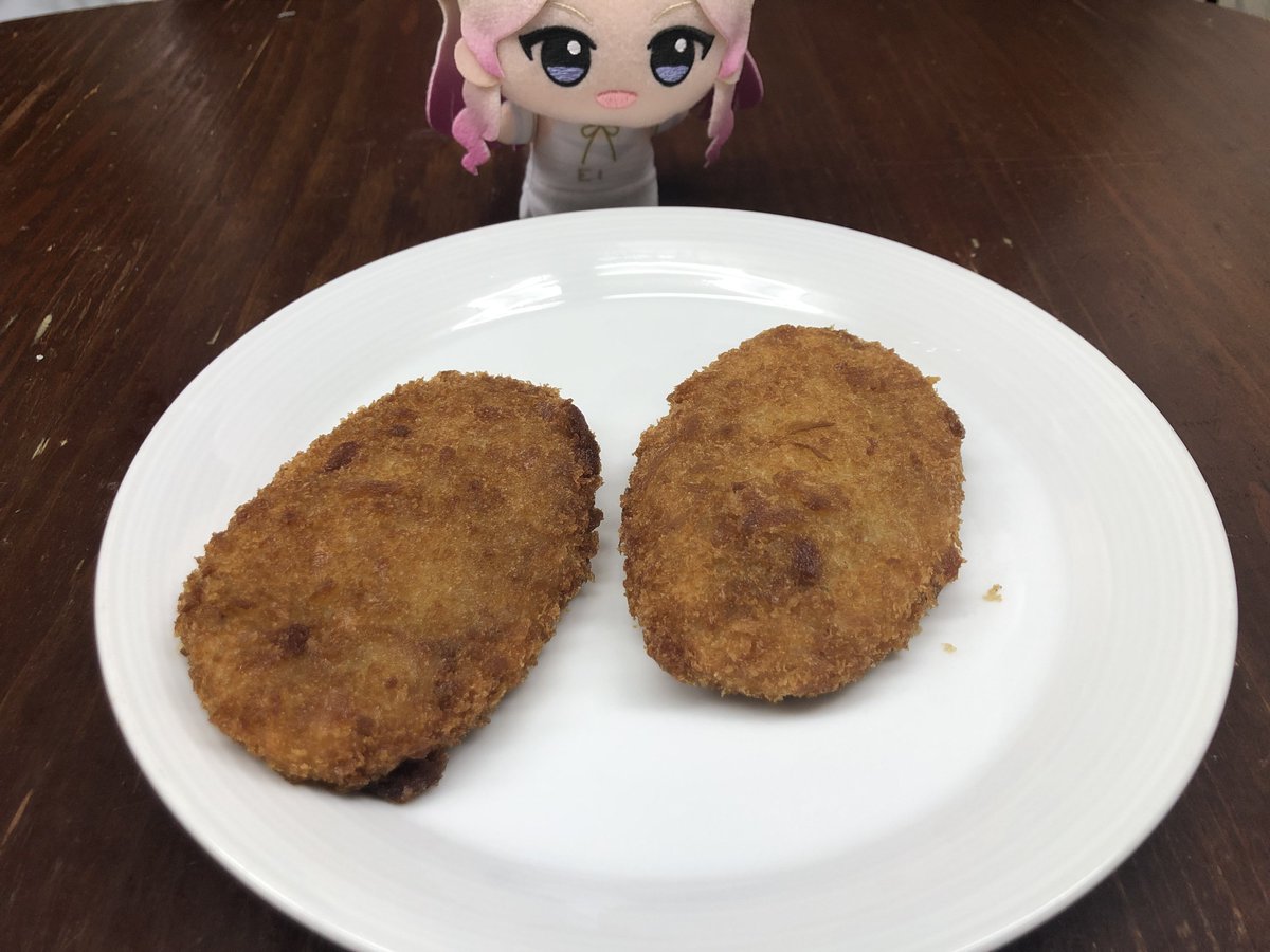 Abdullah_nuinui's tweet photo. 台風襲来だよ

台風といえばコロッケだよ星南��長

#初星学園ぬいぬい部 https://t.co/grt2wqT2ZA