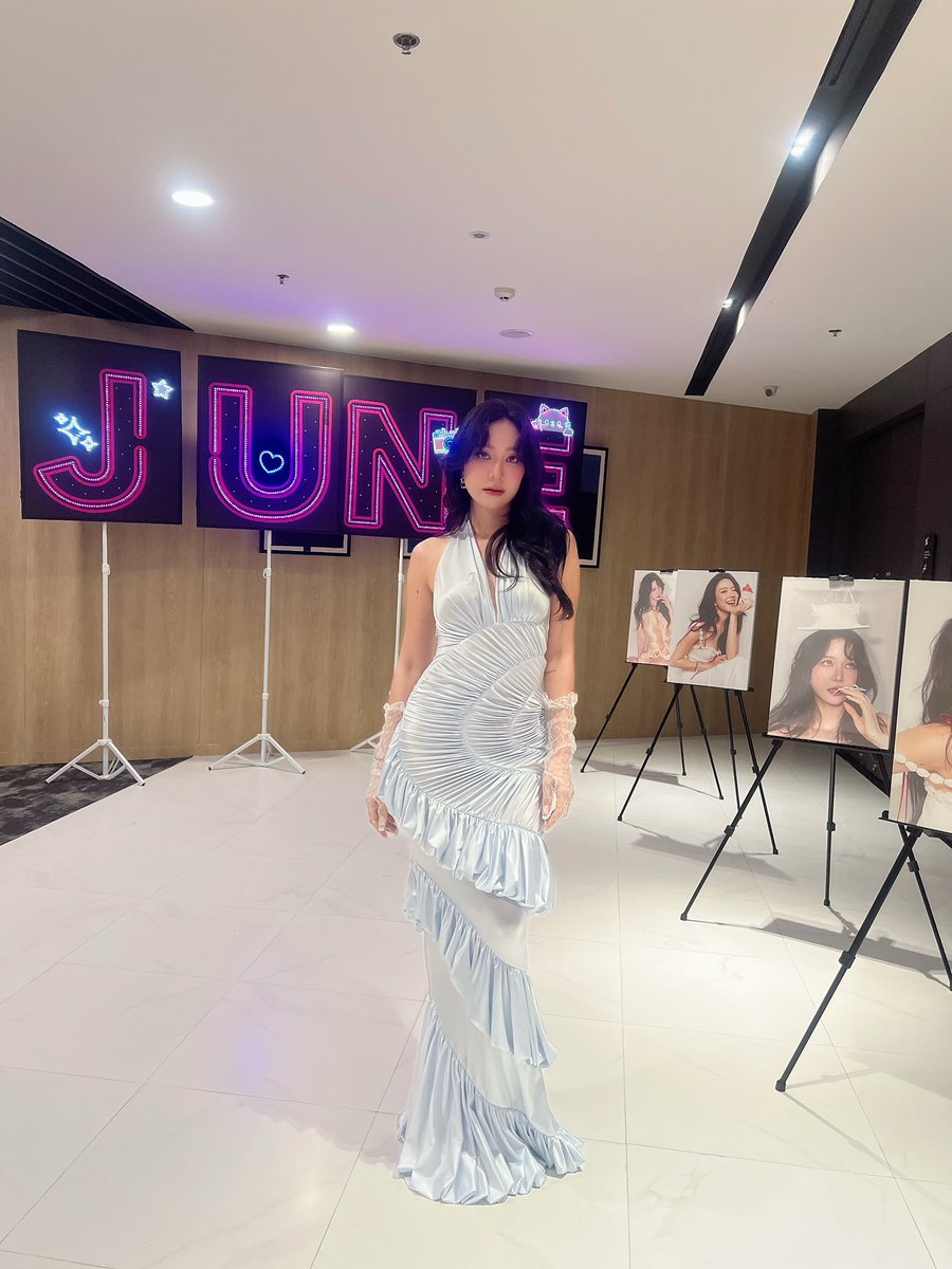 Junenannirin_TH's tweet photo. [ 260906 ] 🐈‍⬛🍒
Photos · June

ONCE UPON JUNE 
#Chapter31WithNNR 
#Junenannirin #จูนณัณณิริณ https://t.co/NYSTAiQ0Xt