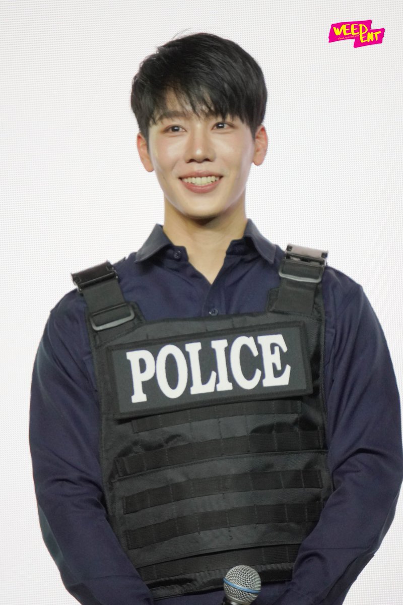 WEED_ENT's tweet photo. “ วอร์ วนรันต์ "  ในงาน “PRAEW CHARITY 2026”✨

POLICE IN LOVE PREAW CHARITY PARAGON

#SiamParagonxPreawxPIL
#ที่รักสารวัตรเธียร์
#warwanarat
#PraewCharity2026 https://t.co/3slkHAf7KV