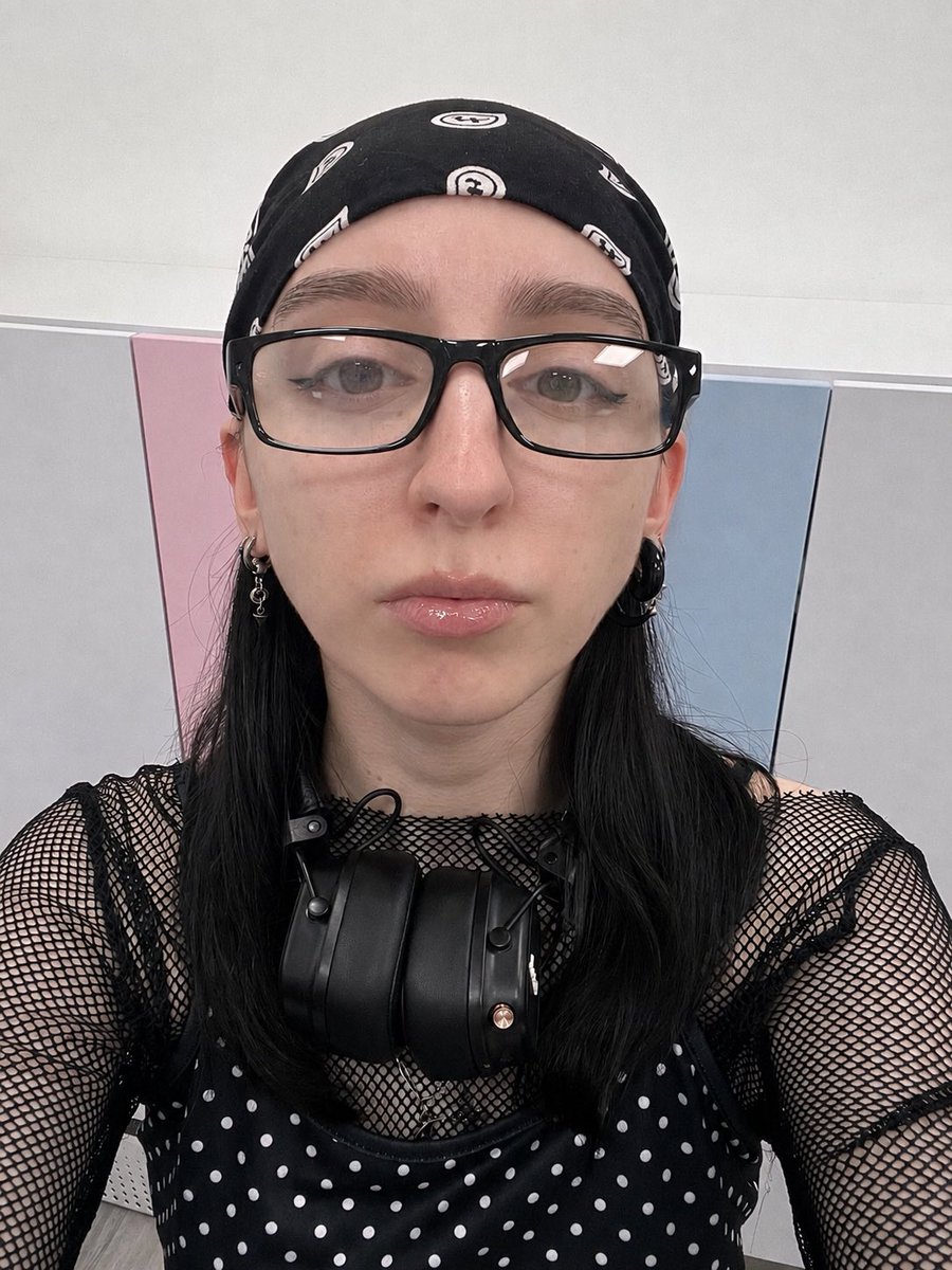 zhaoozi's tweet photo. 2026🪩 - 2019🍷 https://t.co/TILkk3aX7o
