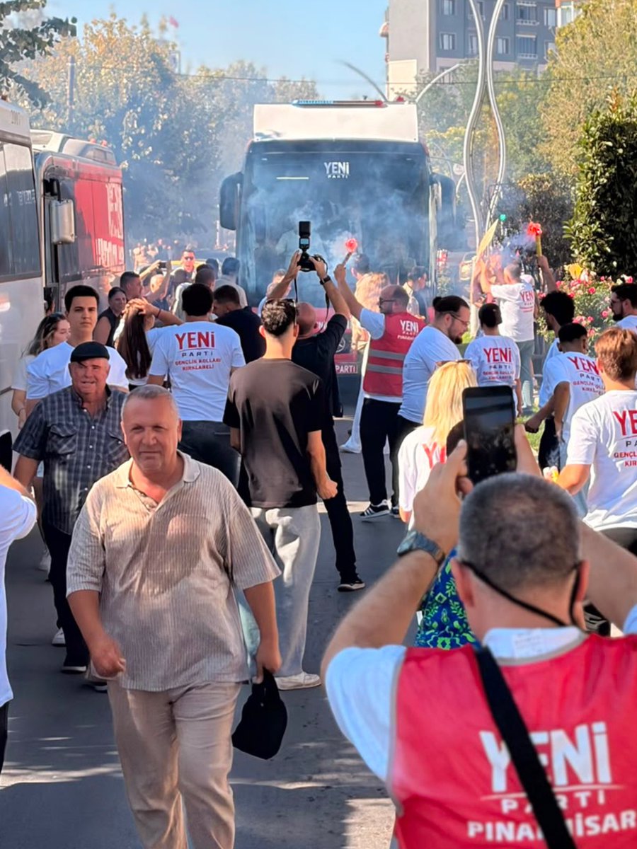 mertuze's tweet photo. #YENİParti #Pınarhisar İlçe Örgütü olarak Genel Başkanımız #ÖzgürÖzel ile birlikte #Kırklareli’de “Esnaf Ziyareti Programı” gerçekleştirdik.

Esnaf ziyareti, Genel Başkanımız Özgür Özel’in sevenleri tarafından adeta bir mitinge dönüştü. https://t.co/oFHspRyv3d