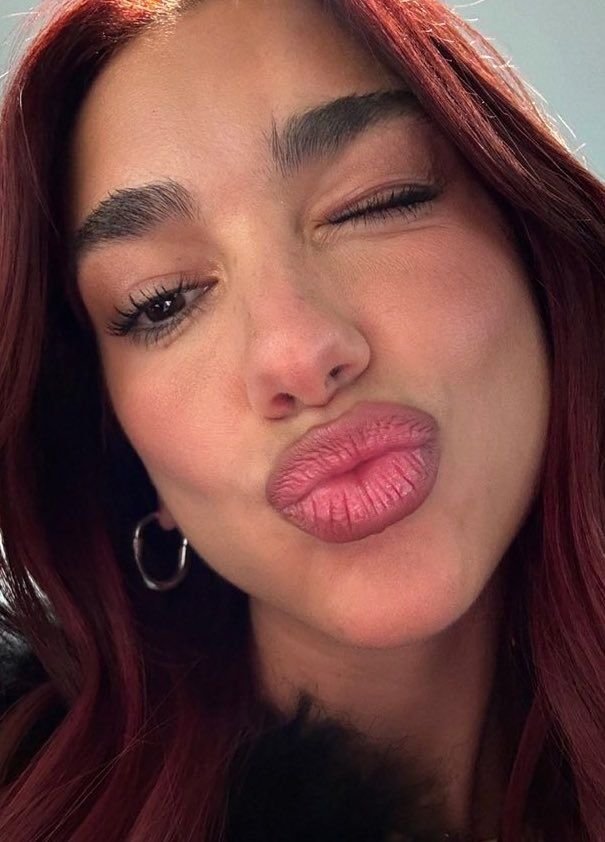 seasonlipatr's tweet photo. dua lipa's selfies >> https://t.co/gmBsMyqoyt