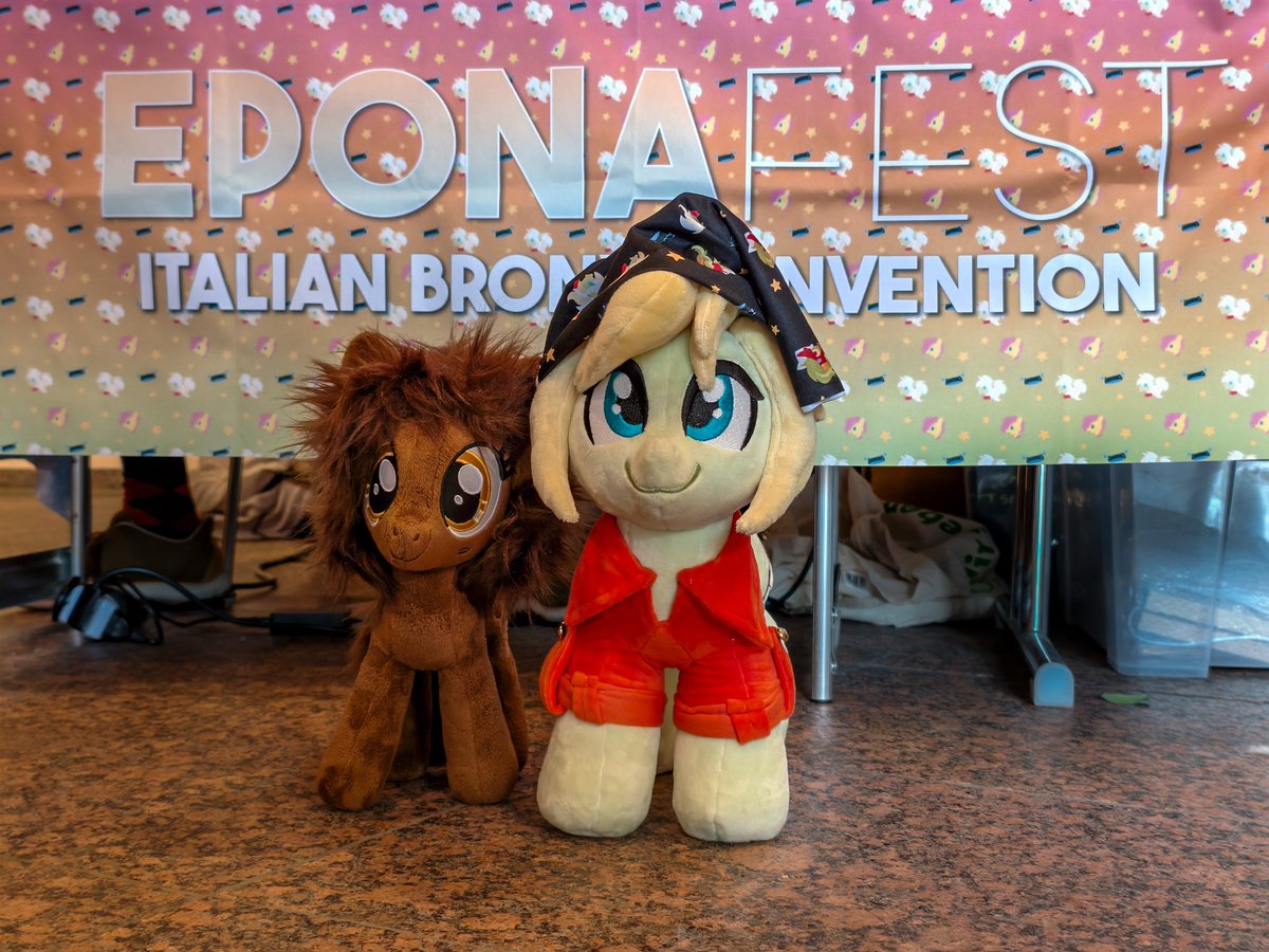 EponaFest's tweet photo. Pizza lovers sticks together! 🍕
These italian pony friends are ready to face any spooky monsters!

Met with Mokka @SunCelebration1 at @gala_con !! https://t.co/jqW6oPpxQl