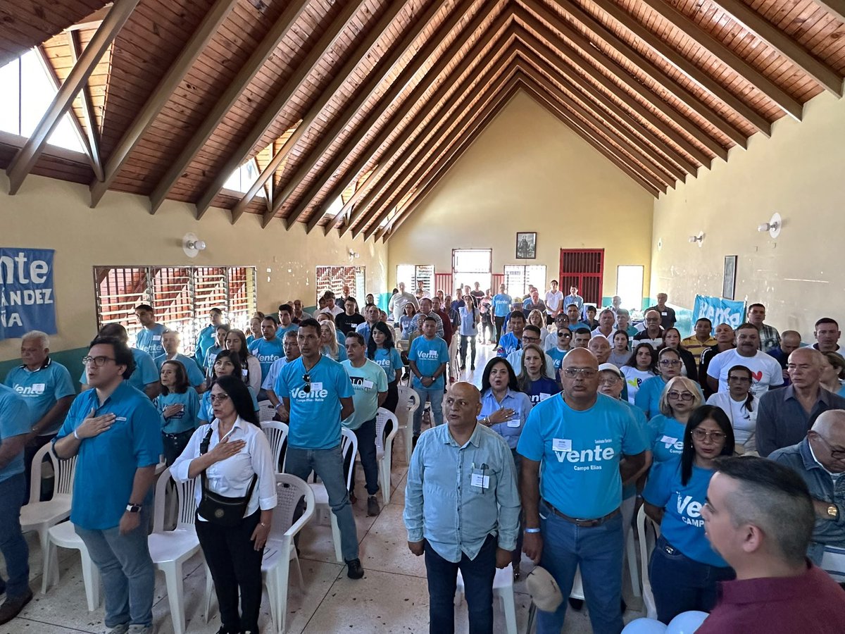 VenteMerida's tweet photo. Reencuentro de convicción y trabajo en Vente Campo Elías. 

La Dirección Estadal de @VenteMerida junto al equipo municipal, parroquial y Colegios Ciudadanos.

En @VenteVenezuela la libertad se defiende con principios, organización y la gallardía de ciudadanos que no se rinden. https://t.co/RKZIR3n2Xs