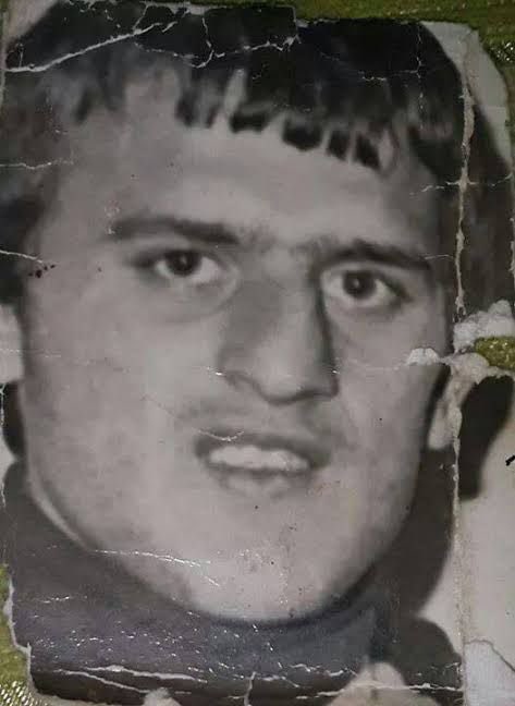 solartvin's tweet photo. 6 Eylül 1979’da Hopa’da faşist şiddetle katledilen Mahir Çakır’ı mezarı başında andık.

47 yıl geçti.
Mahir hep 19 yaşında.

Hopa’nın sokaklarından yükselen mücadele ve dayanışma hâlâ sürüyor.

Unutmadık, unutturmayacağız! https://t.co/1WpER5BmiC
