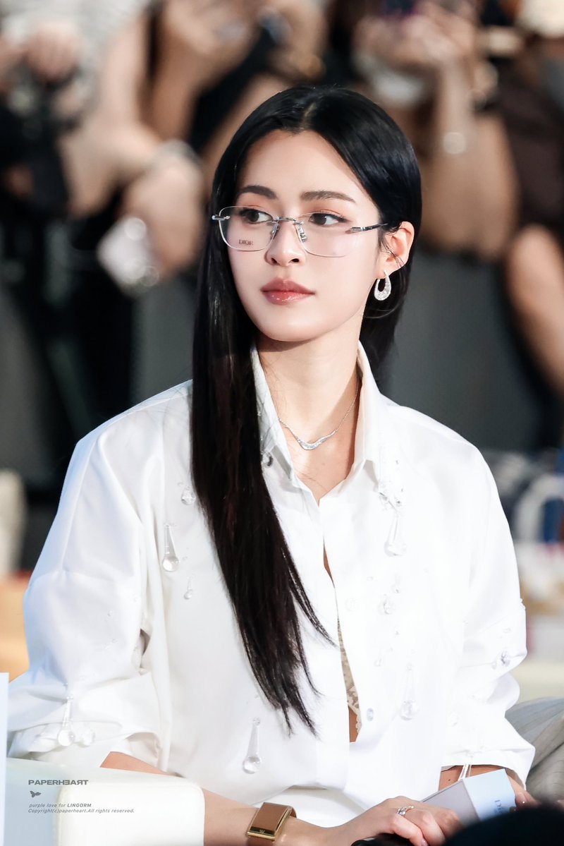 Minebaejuu's tweet photo. โหจาร หน้าตาดีจนกุอยากร้องไห้อะ รักแว่นว่ะ 😭😭

#LingxDirovoAppreciationEvent https://t.co/hvO1tv068b