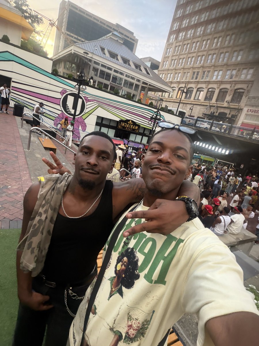 Trellwym's tweet photo. two kings🙂‍↕️ @treycoolin_ https://t.co/gdUo4XDa2A