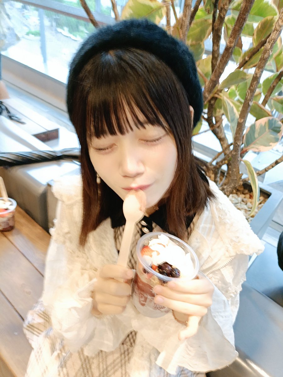 pearball_kun's tweet photo. ライブの合間に愛の撮影会🍰
雨だったのでテラスで☺︎
#成瀬あいり
#ニコラバ
#SPP撮影会 https://t.co/nx86yvRgS5