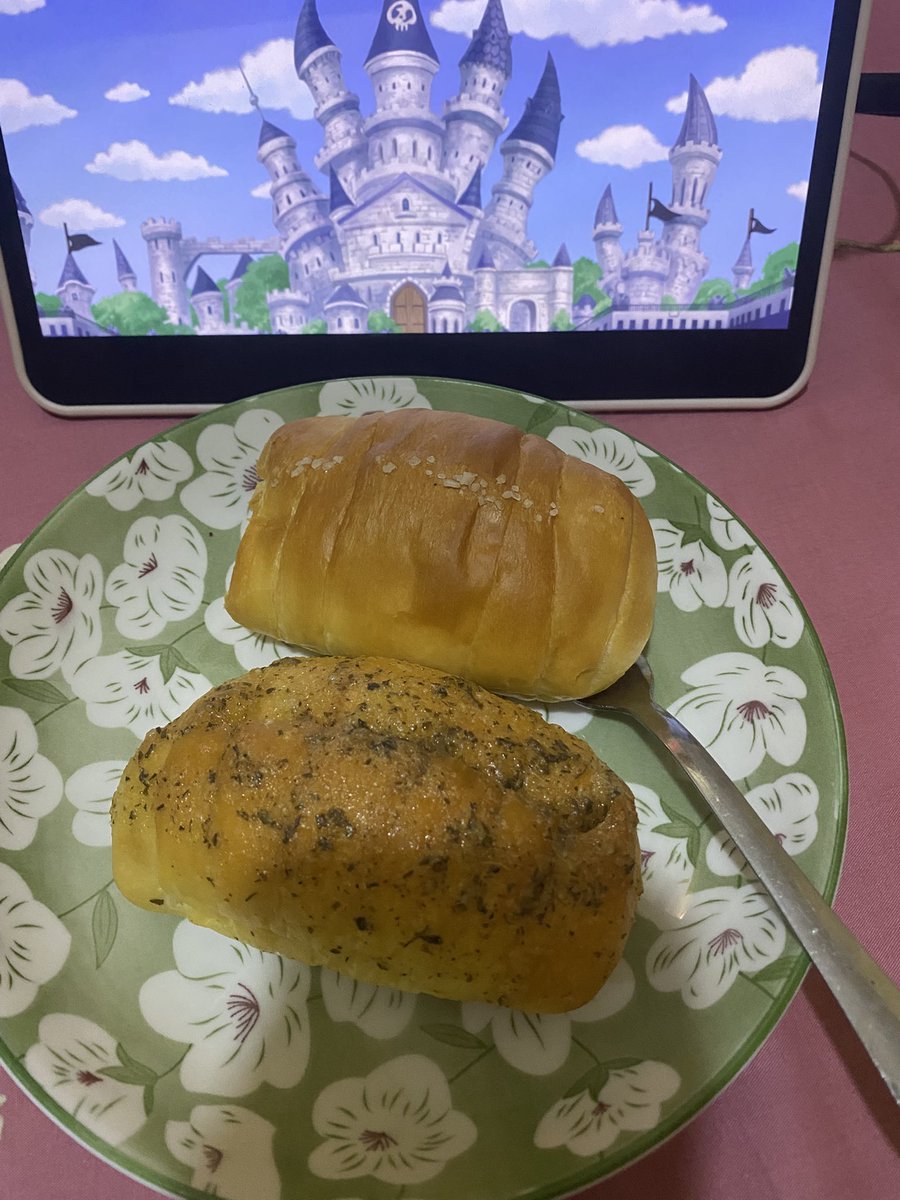 chrakgae's tweet photo. enak jg saltbread 15rb ini https://t.co/JGCG8jNBfw