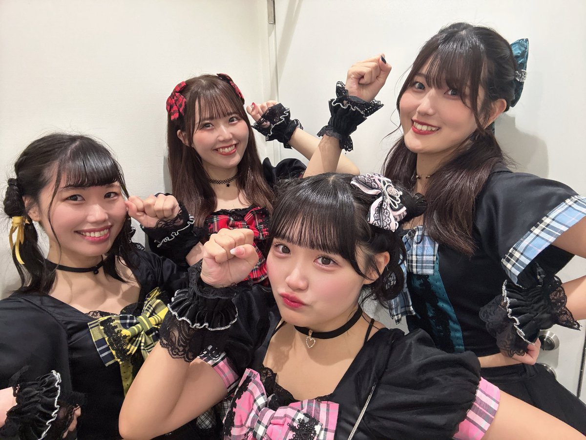 aiko_divivor's tweet photo. ソロクイーンコンテストで大盛を見つけてくださった方！

普段は東京を中心に【ダイバーサバイバー】と言うグループで活動しています✨️

私以上に個性豊かなメンバーがあと3人います！私の応援のために駆けつけてくれるとてもアツいメンバーです🔥

❤️結木ことの 🩷可愛なの 💛陽向なつみ https://t.co/zocxin7T7D