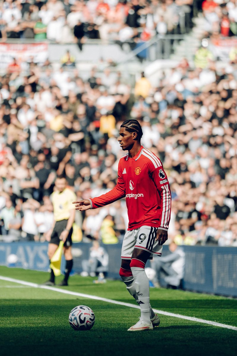 stevesammy's tweet photo. Strong on the left....#ManchesterUnited. https://t.co/yT7KsgxmYl