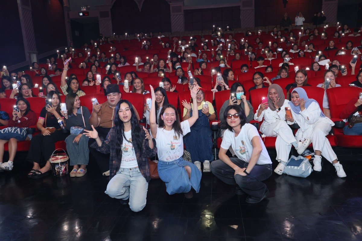 MajorGroup's tweet photo. ม่วนหลายได้ใกล้ชิดกับ ขุนช้างและสายทอง
Major Star Roadshow #อัศจรรย์วันทอง
#InTheNameOfLove นำโดย กลัฟ คณาวุฒิ , ปริมมี่ วิพาวีร์ และ ผู้กำกับมุก 
ที่ เมเจอร์ เซ็นทรัล #GulfKanawut https://t.co/lllPEnqENI