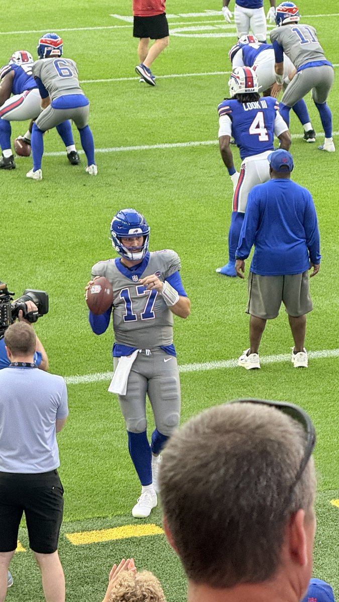 ArmyVet_'s tweet photo. #GoBills #Billsmafia @BuffaloBills @JoshAllenQB Great Day, Great Memories ❤️🇺🇸 Ty https://t.co/YY329nyZPa