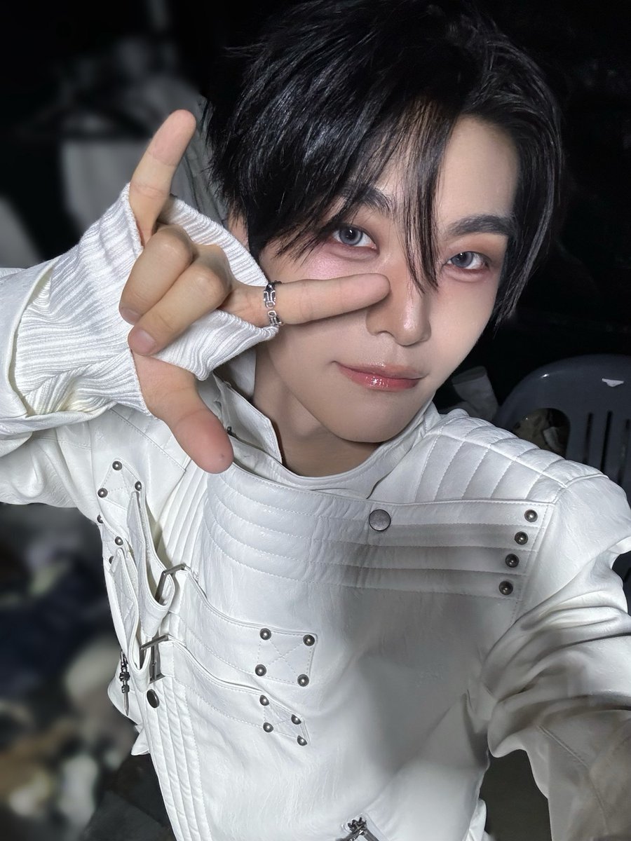 ALD1_official's tweet photo. 🖤·🤍

#ALPHADRIVEONE #ALD1
#알파드라이브원
#XINLONG #씬롱 https://t.co/9KbXegHc13