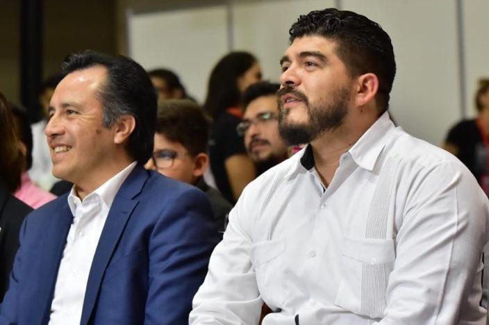 FilInfoCDMX's tweet photo. #Nacional | 🚨Se destapa la CLOACA, Cuitlahuac le prohibió la REELECCIÓN, como Zenyazen se rehusó, eso provocó un arranque homo-pasional, lo mandó a “enfriar” también como a la venezolana novia del diputado. La lógica: “más vale bareback en mano que legislador descontrolado”. https://t.co/Q6QxJoiUJ2