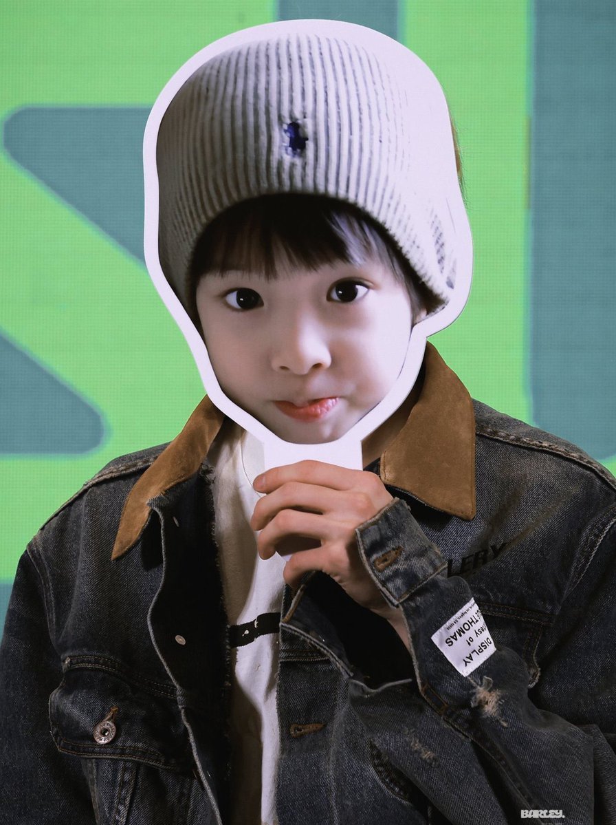 cimjakee's tweet photo. ••• @jjocgseong do you familiar with this photo?? https://t.co/slvu2ohshc