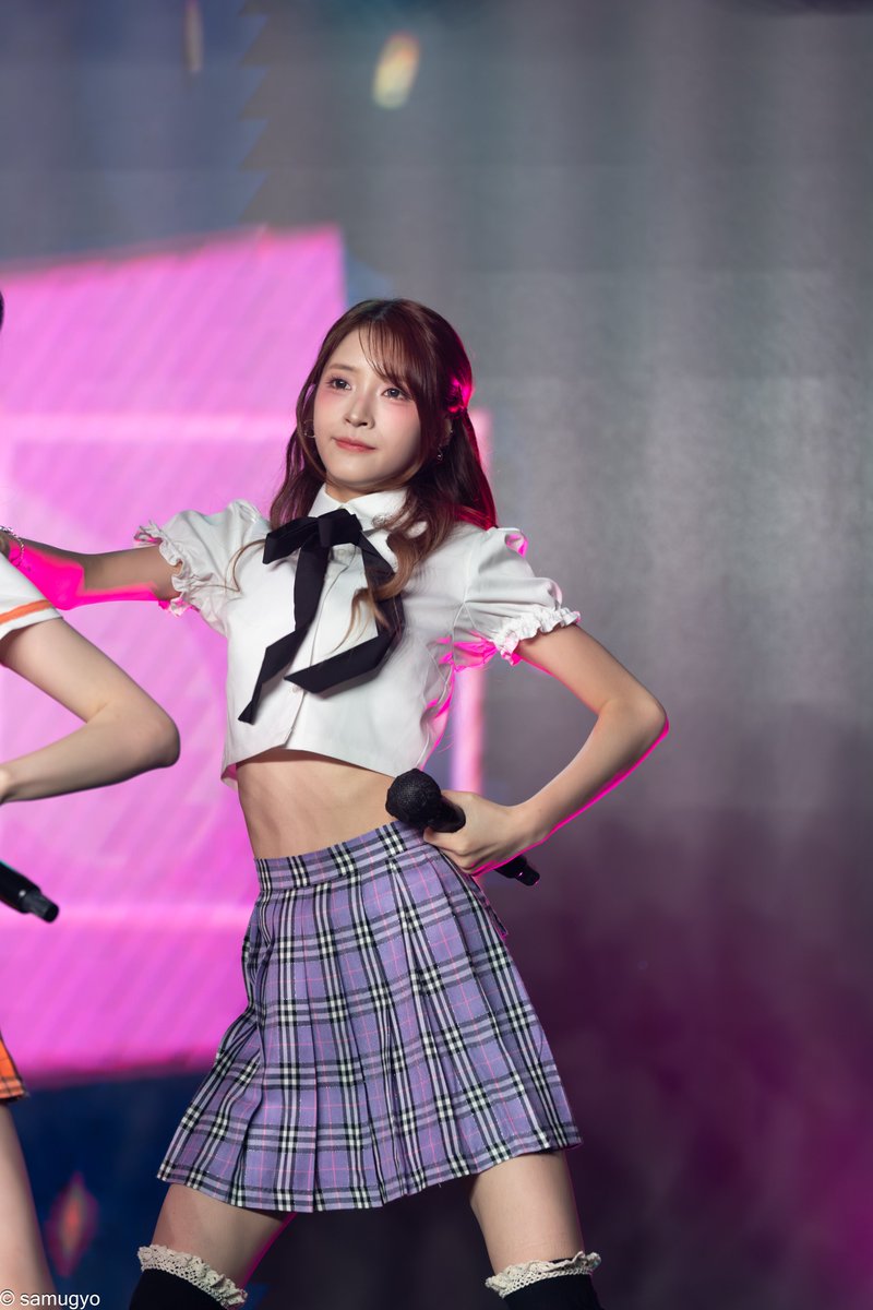 UnMeVHEzHa43952's tweet photo. 260905 iBIG HALL HITGS FAN CONCERT in JAPAN 
[PAGE 1 : Teenager] 

 HITGS  VIVI  ビビ  
#HITGS #힛지스 #VV #비비 #Teenager #PAGE1 https://t.co/xaR6IaICb7
