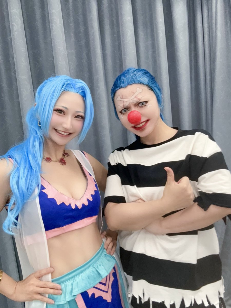 toooko_dayo's tweet photo. 優ちゃんと青髪ポニテしてきた✨✨
合皮部分の劣化が激しいので、これで踊り子は着納めです🏜🐫🌵
後ろ姿も一緒に撮ってもらったから、そのうち🙂‍↕️✨
新しい交友も増えて、楽しかったー❣️ https://t.co/SspjQMvXfc