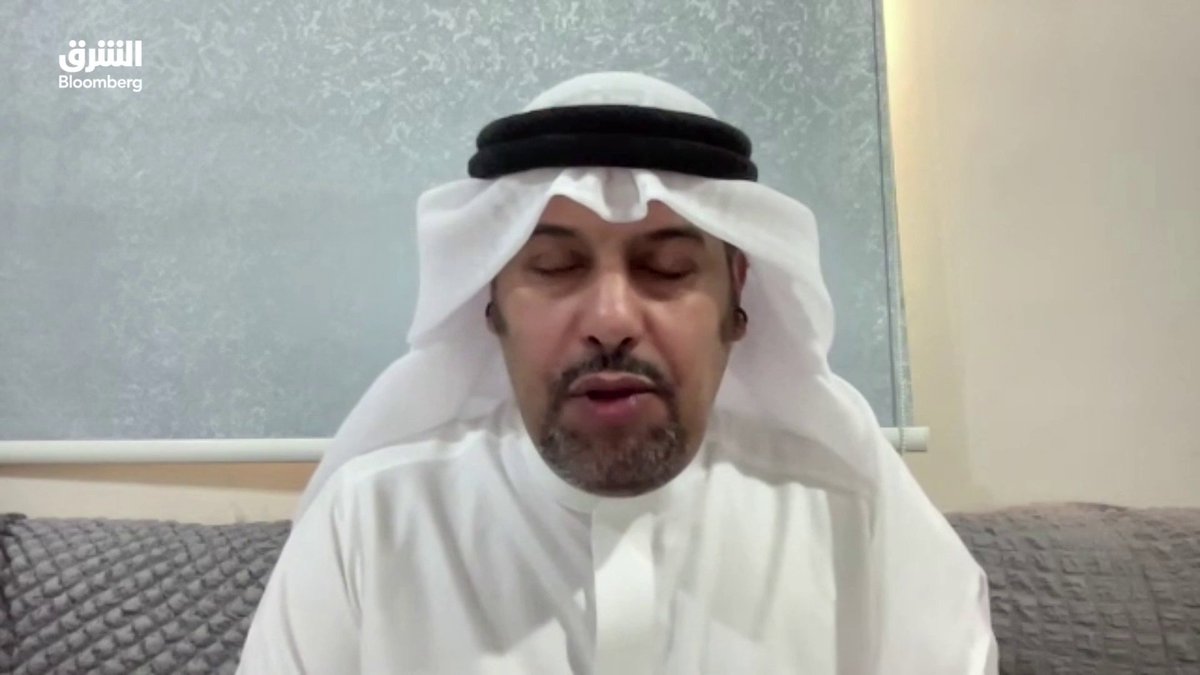مع تثبيت حصص الإنتاج من "أوبك +" لشهر أكتوبر، كيف ستتفاعل أسواق النفط وسط ما يجري في الشرق الأوسط وروسيا، وإلى أين تتجه الأسعار؟. المؤسس والرئيس التنفيذي لشركة بتروإيكونوميست للاستشارات البترولية، مبارك الهاجري يوضح لـ"الشرق بلومبرغ". تابعوا الشرق بلومبرغ للمزيد 