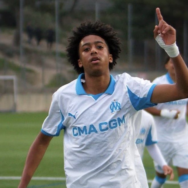 Massilia1_3's tweet photo. ℹ️Les U17 de l'OM s'imposent 3-0 contre Toulouse et enchaînent une troisième victoire en trois matchs de championnat. ✅  

Les buteurs : Edson Mbengi (x2) et Elies Diallo. ⚽️ https://t.co/ozdXLMrPFv