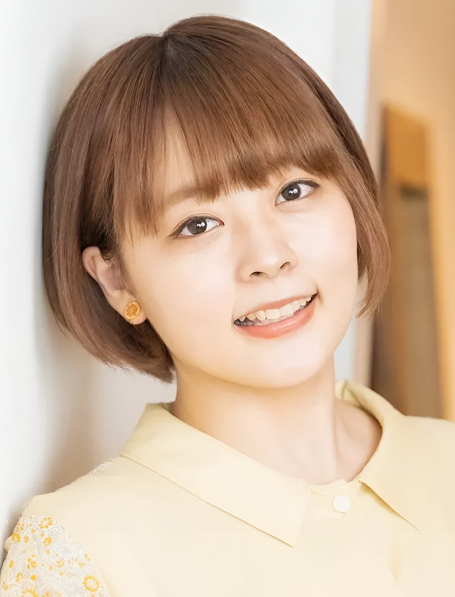 animetrends's tweet photo. TUMBAN TRANSMISIÓN A SEIYUU DE GENSHIN IMPACT

La actriz de voz Mariko Honda, quien interpreta a Sandrone en Genshin Impact, sufrió la interrupción repentina de su transmisión en vivo y de su emisión de respaldo mientras jugaba la misión legendaria de Arlecchino.

El reclamo por derechos de autor no provino de la desarrolladora HoYoverse, sino de una empresa televisiva china ajena al juego, la cual atacó simultáneamente a otros creadores de contenido durante la misma jornada.

Honda se encontraba avanzando en la historia frente a sus 143,000 suscriptores cuando ocurrió el bloqueo doble, confirmando que no cometió ninguna falta y buscando solucionar la confusión con las plataformas.

Darle voz a un personaje oficial no te protege del absurdo caos de los reclamos automáticos en internet.