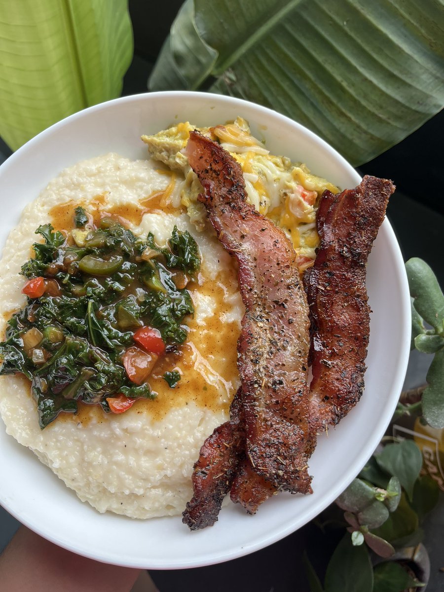 drawntosenia's tweet photo. Had to slow down with the grits because I was getting thicker than them cold. https://t.co/RCv2JwosUy