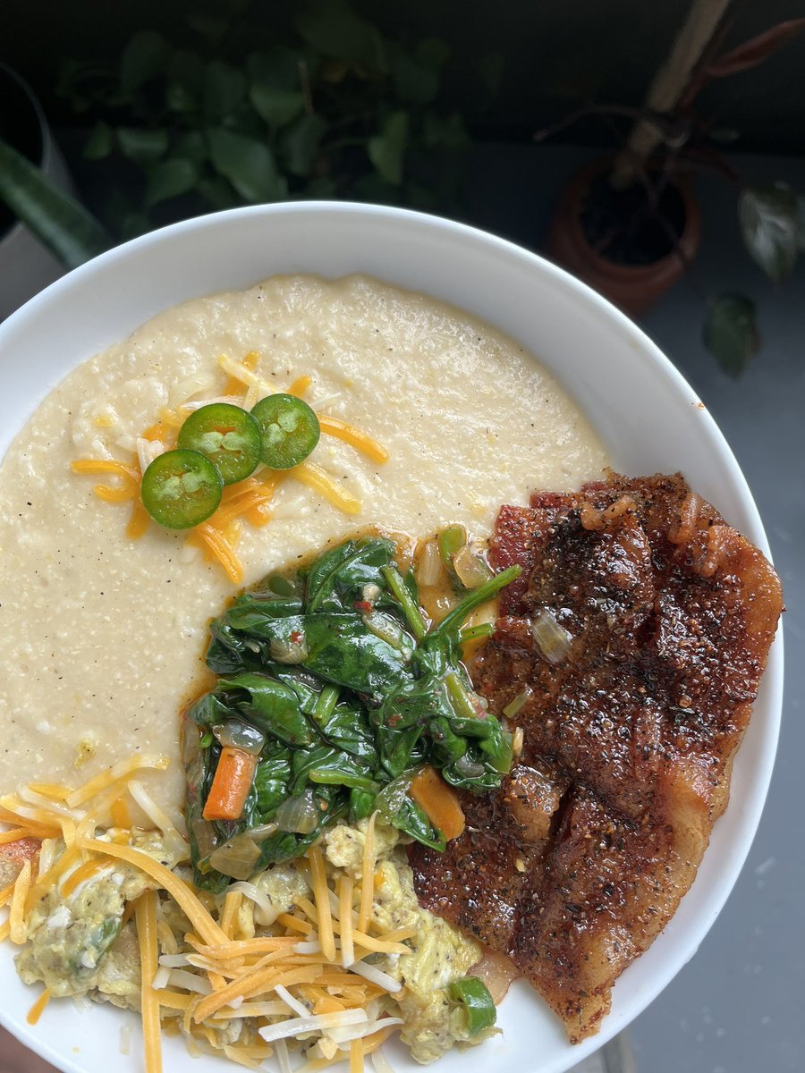drawntosenia's tweet photo. Had to slow down with the grits because I was getting thicker than them cold. https://t.co/RCv2JwosUy
