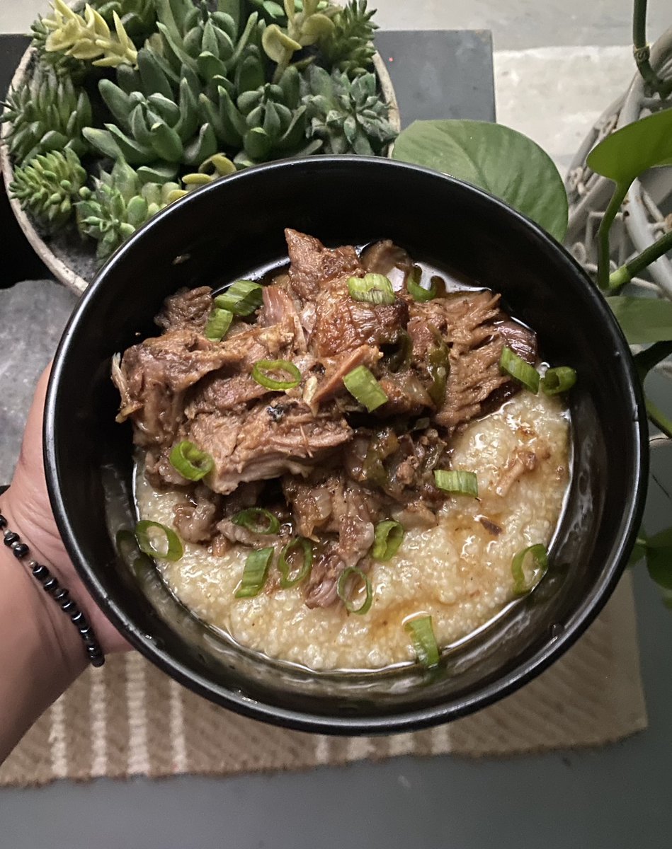 drawntosenia's tweet photo. Had to slow down with the grits because I was getting thicker than them cold. https://t.co/RCv2JwosUy