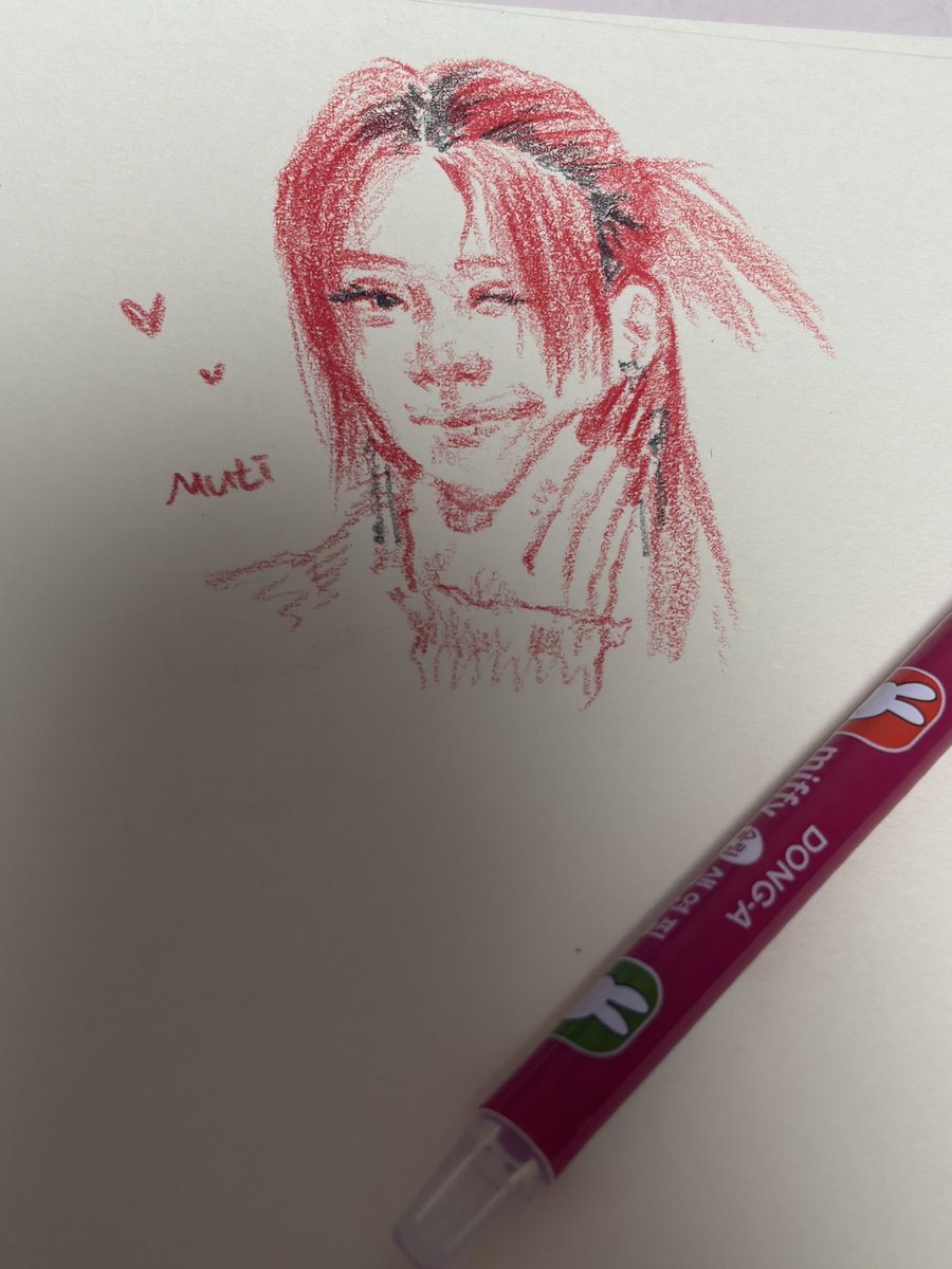 nlovevol's tweet photo. 무티엄마 낙서했어요🥺 https://t.co/5p0xhSGQoB