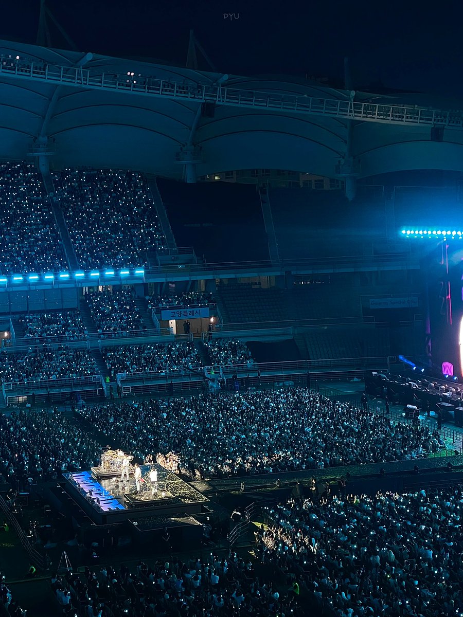 dopiluver's tweet photo. #데이식스와_우리의_계절
#DAY6_11th_Page

언제가 끝일지 모르는 지금이 best part 🍀 https://t.co/DzXcmQlZJR