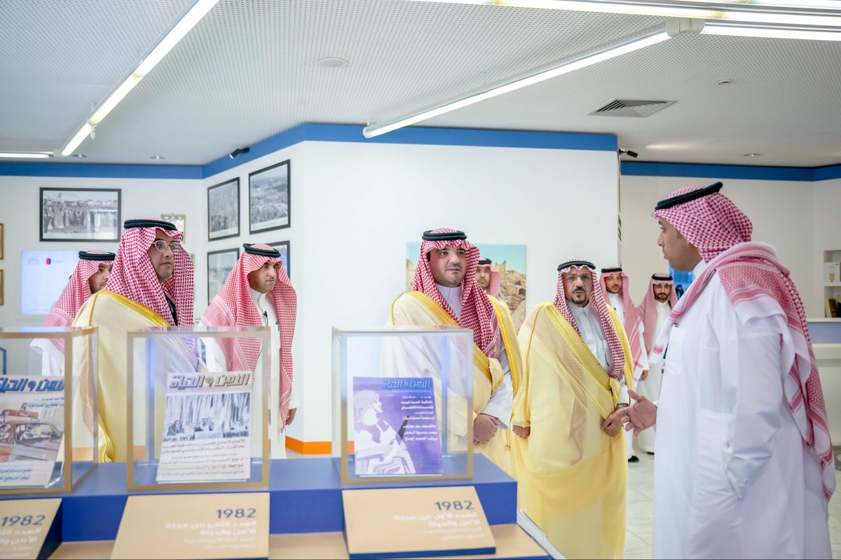 EmarahAlQassim's tweet photo. الأمير عبدالعزيز بن سعود وزير الداخلية ، يرعى مؤتمر «حوار الأمن والتاريخ 2026»، بحضور سمو أمير منطقة القصيم، وذلك في قصر الثقافة بالرياض. https://t.co/kr376hCyED