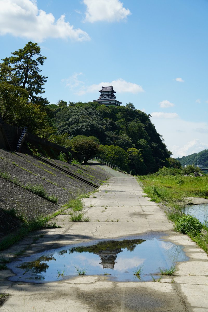 ISO_ISO_0001's tweet photo. この週末は愛知県へ。

そうこの秋雨前線の状況で愛知県へ。

色々省くけど、なんとか最終日（9月5日）は晴れてくれた。
犬山城と青空を撮影できて嬉しかった。

#犬山城 https://t.co/mgdPiJdi6W