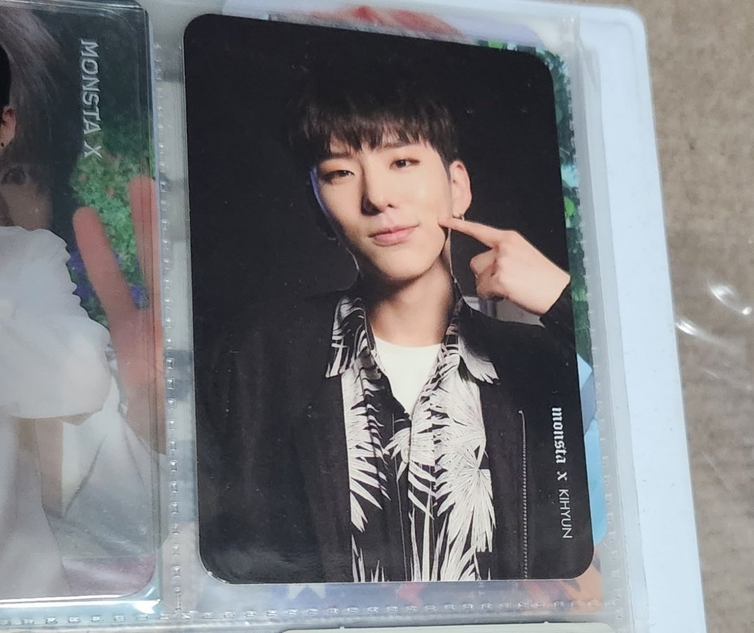 abcdefg_0102's tweet photo. MONSTA X

기현 샤인포에버 공방 포카
6.0

Overseas &amp; PayPal OK

#몬스타엑스 #포토카드 #분철 #굿즈 #양도 #판매 #팔아요 #MONSTAX #selling #photocard #goods #pc #WTS #몬엑 #mx  #BROADCAST #picnic #monbebe #기현 #KIHYUN #encore #only #shineforever https://t.co/VOYO3uN5TS