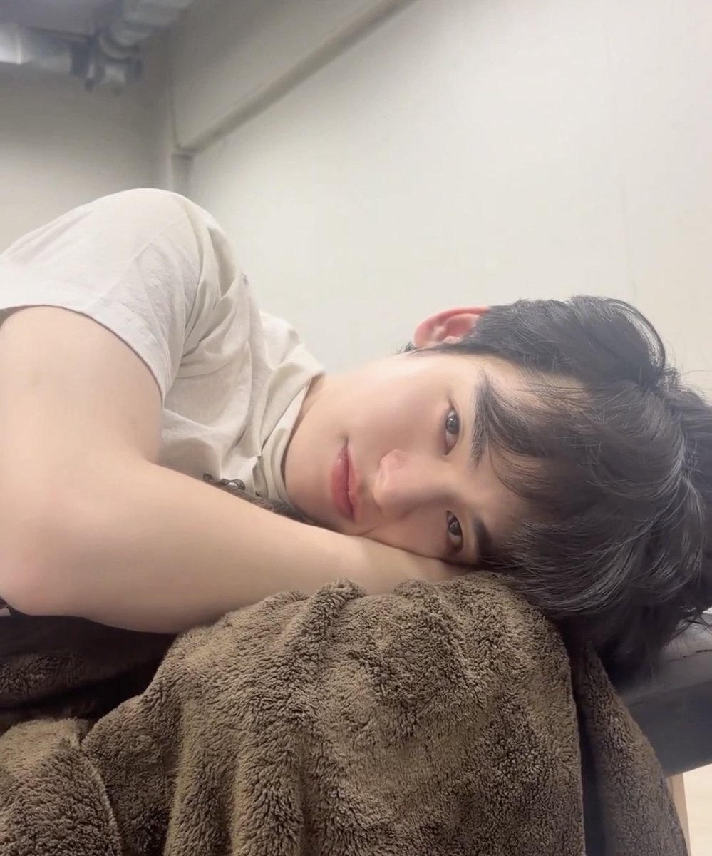toeyniya's tweet photo. โทรศัพท์นายวันพิชิตนี่มีแต่น้องป๋อช้อนตาแป๋วปะ🙂‍↕️ https://t.co/9lC0Z4iV6u