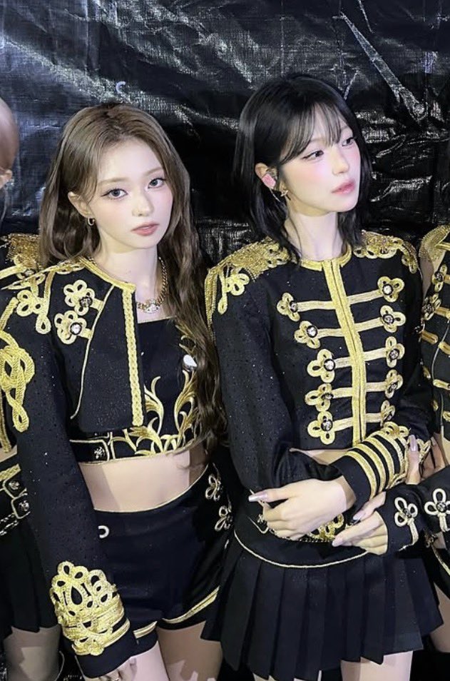 Heongyg's tweet photo. 얼굴합씨벌..... https://t.co/9fFNNNsJeX