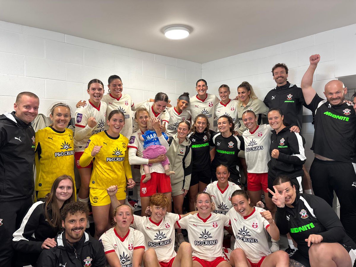 SaintsFCWomen's tweet photo. New season, same TOGETHERNESS ❤️‍🔥 https://t.co/VvEswScA0Q