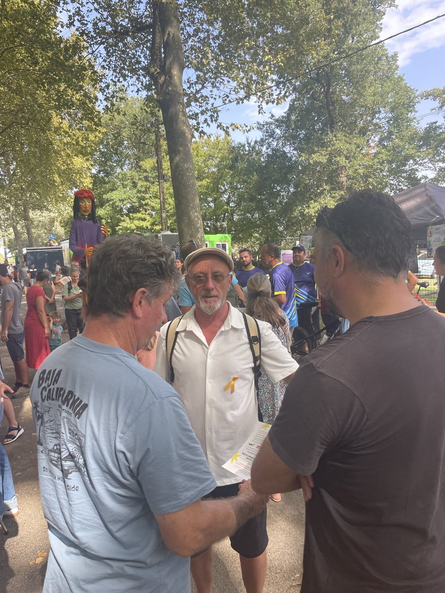 ChristopheBex's tweet photo. ☀️ Beau forum des associations à #Venerque et le #Vernet aujourd’hui. 

Le tissu associatif local est un bien commun qui fait vivre le territoire, qui permet de rompre l’isolement et la solitude, qui crée des amitiés parfois indéfectibles et même des vocations. https://t.co/aJYs7S7V9N