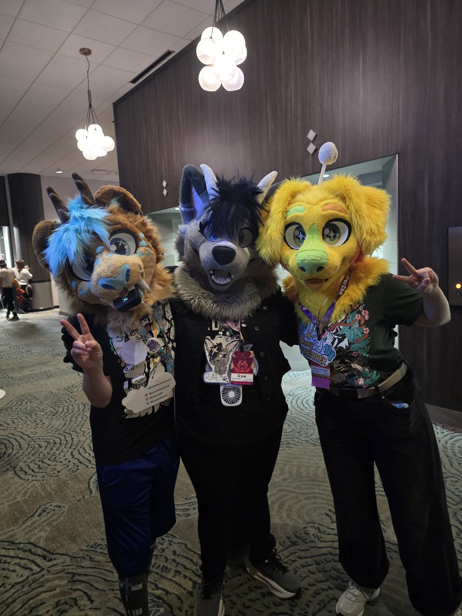 PipTheDutchie's tweet photo. Had a blast at IFC, it was so good seeing all my friends again 🩵💙

#IndyFurCon2026 https://t.co/87o269pErd