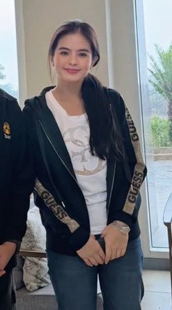 madambeab's tweet photo. bea in a low ponytail ACKKKKK ANG GANDA MAMA https://t.co/3hGKEzY74M