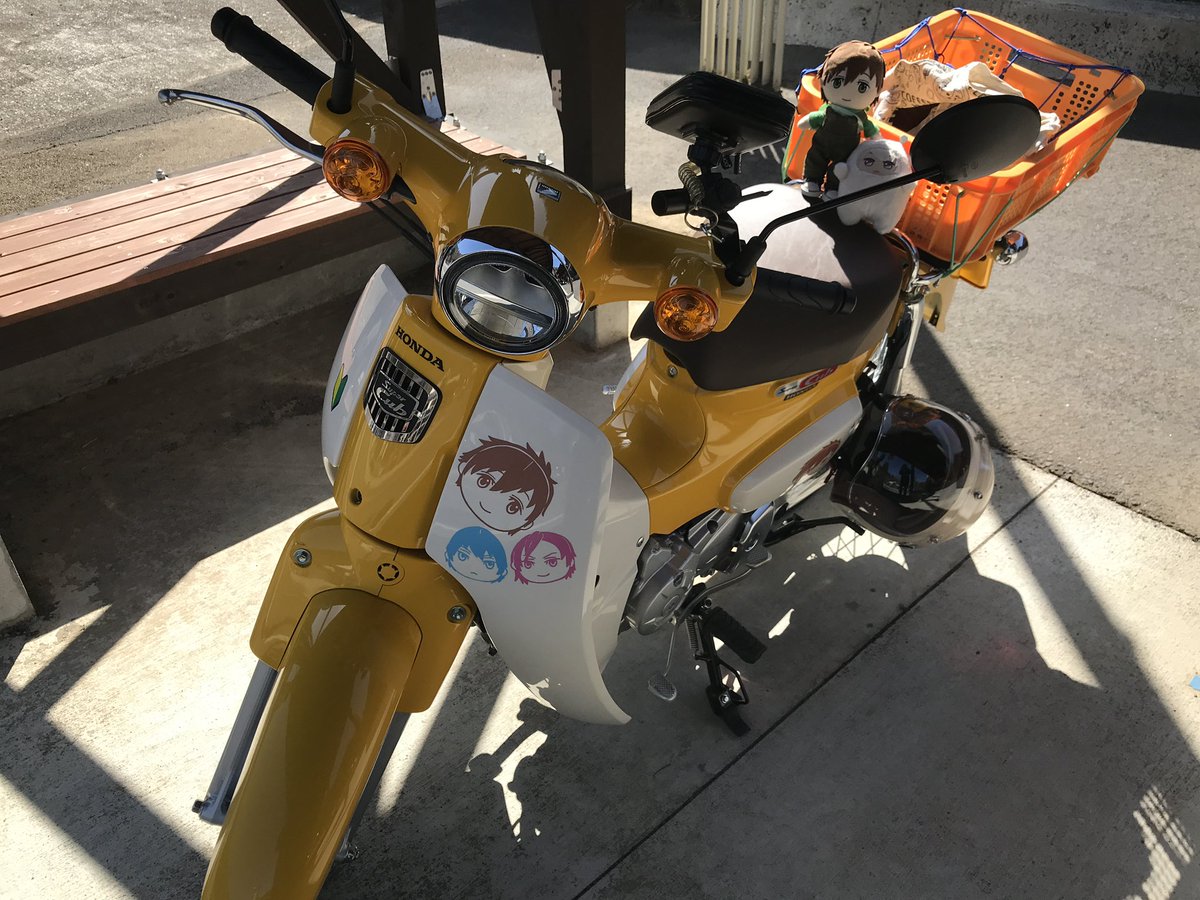 moko_rw's tweet photo. うちの愛車がぬいカブなのも、やはりこの作品の影響ですね…会場にもカブで来てる方何人かいた https://t.co/IYNirlZwAM