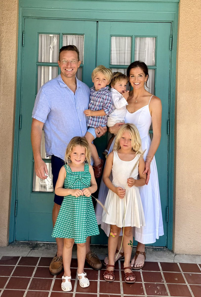 bennyjohnson's tweet photo. Good morning. Christ is King. Take your family to church. This is how we build the kingdom. This is the most important work you will ever do. This is the purpose of life. God bless you this Sunday. https://t.co/q0cgFof12b