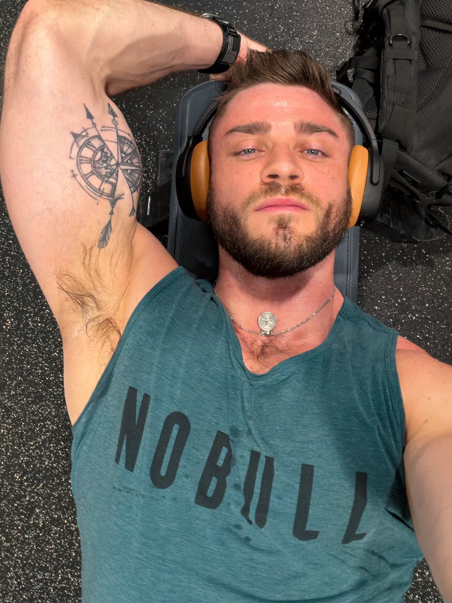 BrandonAllenSFW tweet picture