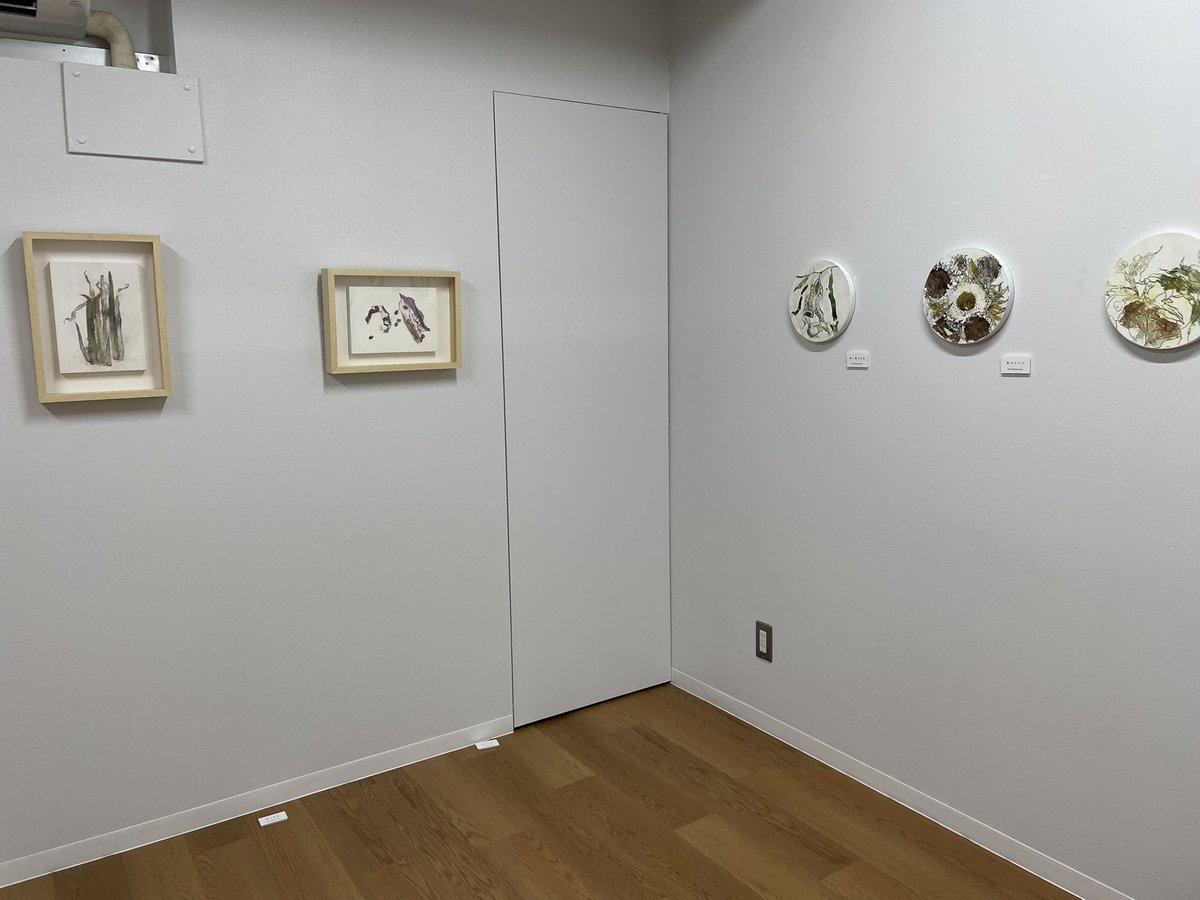 ShinoYama409's tweet photo. 無事搬入終えました。
　
いよいよ明日から

『蜜蝋に宿る記憶 〜季節のかけらを集めて〜』

始まります。

期間中ほぼ雨ですが、お近くにお立ち寄りの際はぜひお越しください。

📅 2026年9月7日（月）〜9月13日（日）

📍 OギャラリーUP・S

12:00〜19:00

（日曜日のみ11:00〜16:00） https://t.co/014EE5C7MG