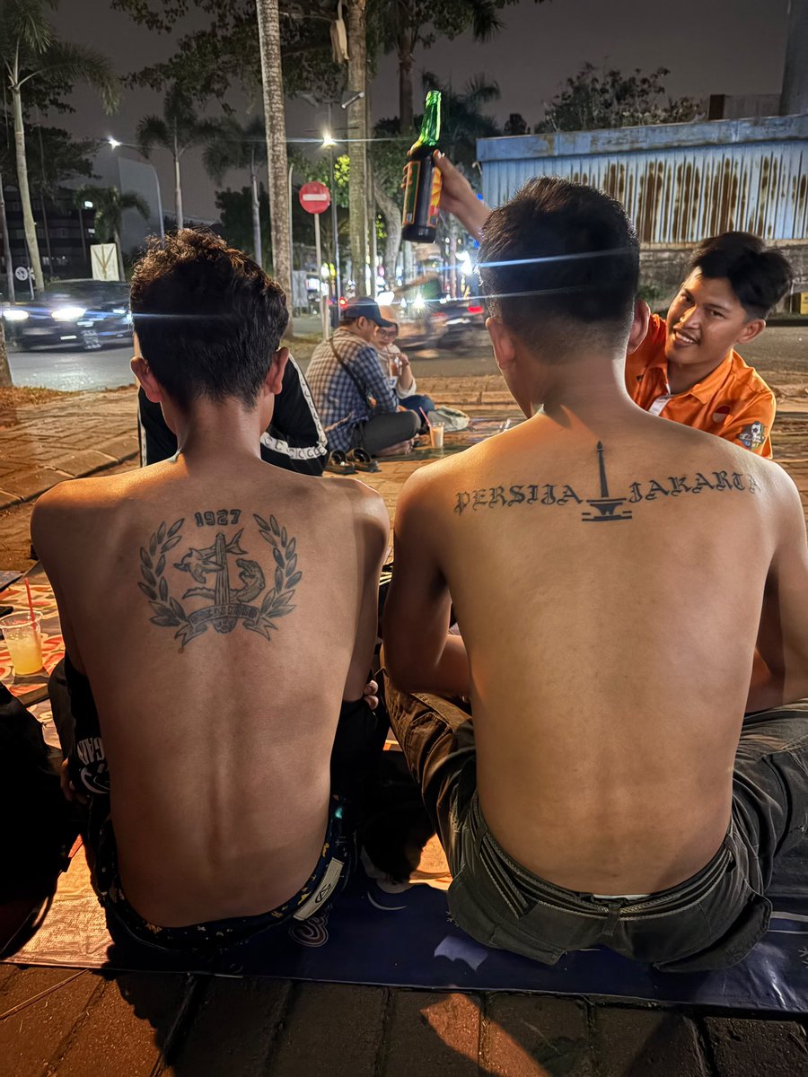 ddoo_nh's tweet photo. Menyambut temanku yg abis draw di lampung 😝🧡💚 https://t.co/giCdIz9WBb