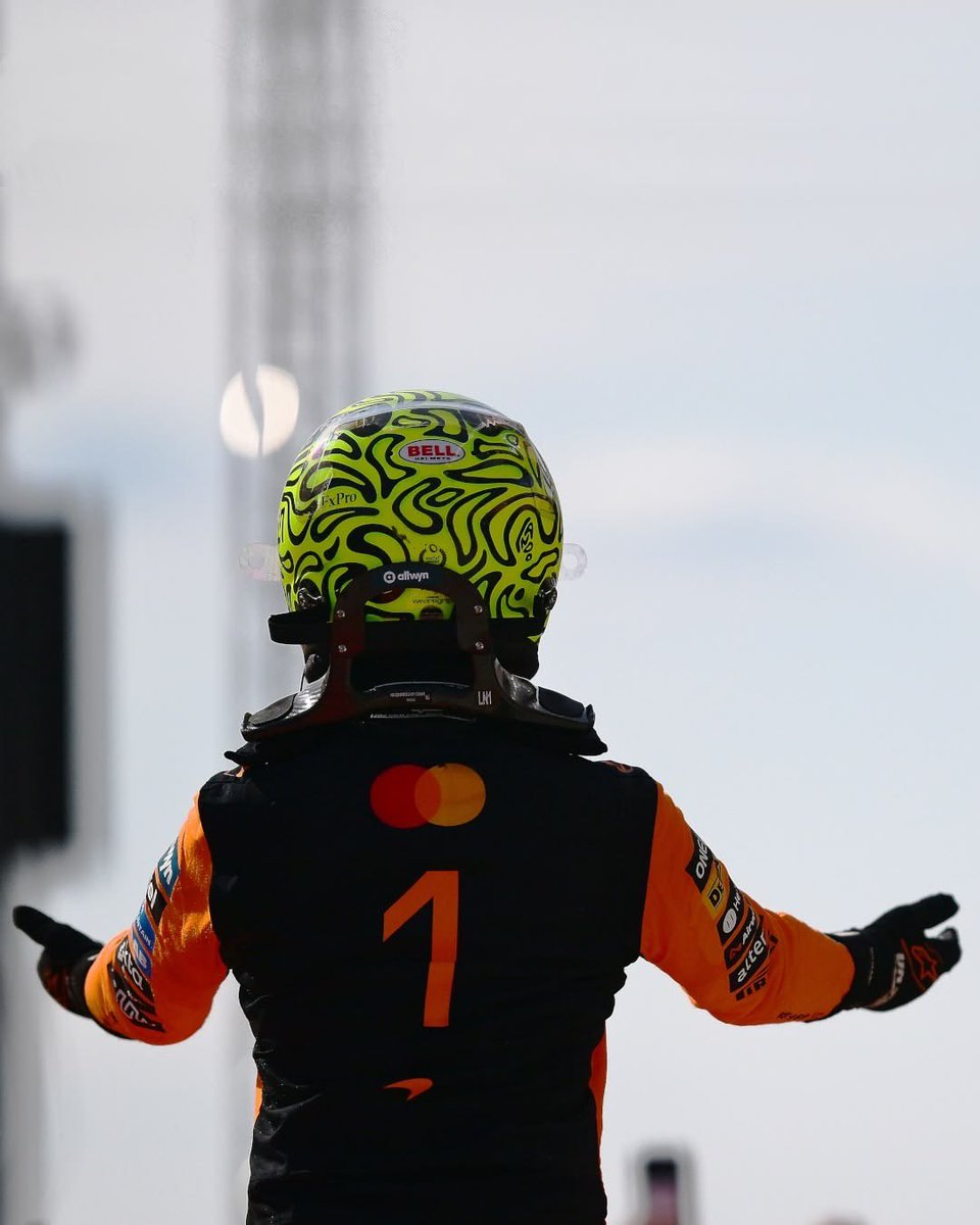 inertianthem's tweet photo. todo el fin de semana con problemas en el auto 
qualy comprometida 
una carrera entera con problemas en los frenos 
en la última vuelta lo pasa a su compañero de equipo 
de p8 a p4

la cabra en mis libros https://t.co/xSjQVQpkW5