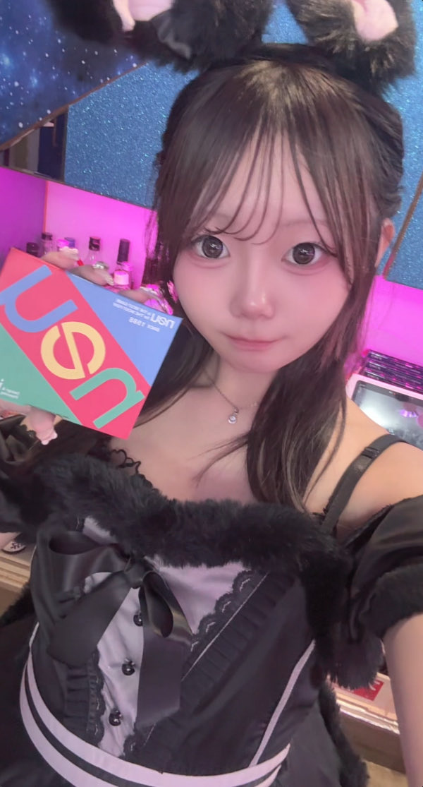 neuu_uchuusa8's tweet photo. ろぐあぅ♡
お久しぶりの前世からのごしゅ!!𝑳‌𝑶‌𝑽‌𝑬仲良しごしゅたち!!安定常連さん!!たくさん乾杯にチェキ、ショット、差し入れありがとうございました🌟
仲良しごしゅ＆あむさんで飲みゲーできてめちゃ楽しかったです🥺💕Bar戻ってきてたごしゅも大富豪でかまってくれてあがとぉ❤️‍🔥❤️‍🔥
次9日17-🎀 https://t.co/9EnhuB5l3a