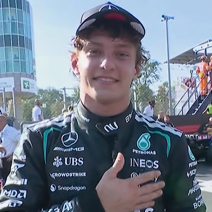 FormulaDirecta's tweet photo. 🔥 RÉCORD: Kimi Antonelli se convierte en el primer piloto de la historia de la F1 en hacer 25 adelantamientos en una sola carrera

🇮🇹  Se convierte en el primer italiano en ganar en F1 desde 1966.

#F1 #ItalianGP 🇮🇹 https://t.co/sn1ewEoHGP