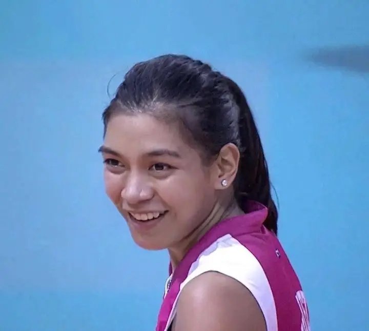 cherylmaep_13's tweet photo. Mahal na mahal kita kahit anong mangyari. Hinding hindi kita tatalikuran at iiwanan,ikaw pa rin ang idol ko forever @AlyssaValdez2 https://t.co/HokRp87r06