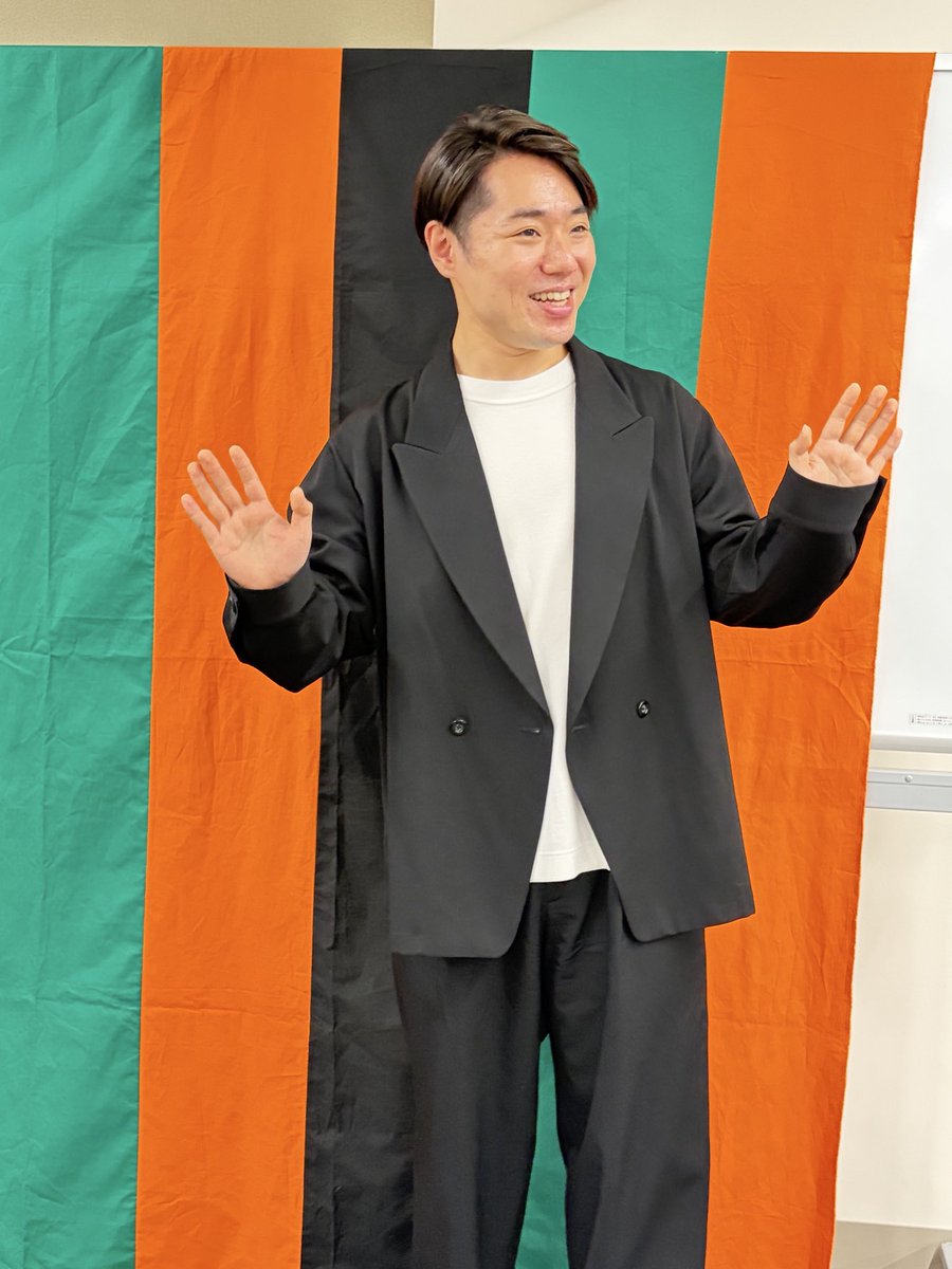 Fuu6120's tweet photo. 鷹之資さんの声、めっちゃ良いと思う
滑舌も良いし
正面向いてなくても、なんなら客席に背中向けて台詞言ってても遜色なく聞き取れる
今日のイベントの締め「よーー！」の発声がとっても良くて、うひ���ーってなったw
アンケート、こまめに書こう！
鷹之資さんの色んなお役が観たい！

#中村鷹之資 https://t.co/OI97sfI2kN